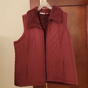 Denim&Co women's burgundy vest